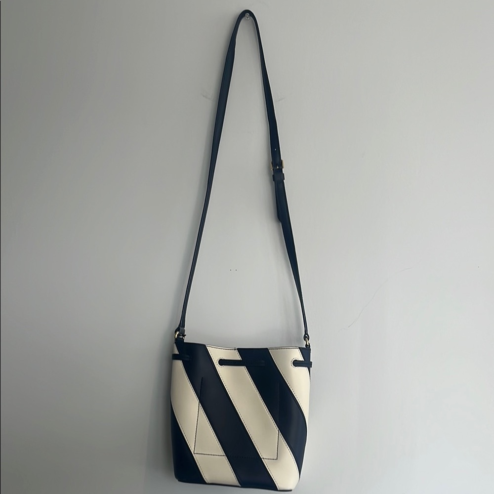 Ralph Lauren Bucket Bag - Picture 8 of 12